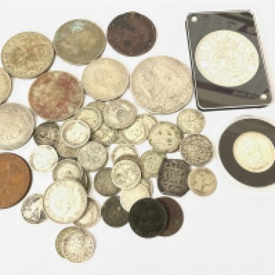 Small collection of silver coinage to include 1887 sixpence and cased 1937 crown. Postage category B