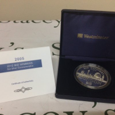 A 2005 Pure Silver Commemorative Coin London bid winner for the 2012 Olympics with certificate of authenticity.