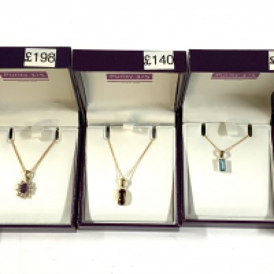 5 9ct gold (Purity 375) pendants and chains.