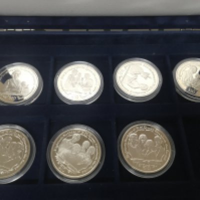 A collection of Silver proof Elizabeth II 80th Birthday collection twenty coins with certificate of authenticity in a fitted box.