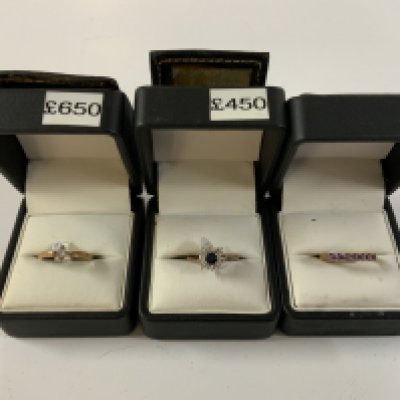 3 9ct gold stone set rings. (A)