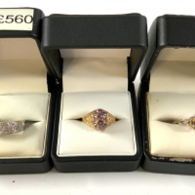 3 9ct gold stone set rings. (A)