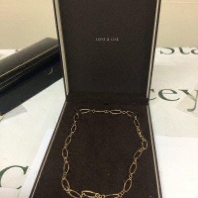 An Ernest Jones 9carat gold open link 9carat gold bracelet in a fitted box weight 5.5g