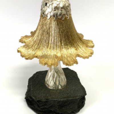 CHRISTOPHER NIGEL LAWRENCE : A silver and silver-gilt novelty surprise Easter mushroom, London 1980, limited edition numbered 68 of 250.