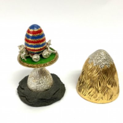 CHRISTOPHER NIGEL LAWRENCE : A silver and silver-gilt novelty surprise Easter mushroom, London 1983, limited edition numbered 10 of 250.