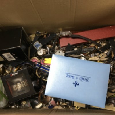 A large box of mixed watches including Ingersoll, Ted Baker, Lorus, Tommy Hilfiger, Reflex etc . This lot cannot be posted