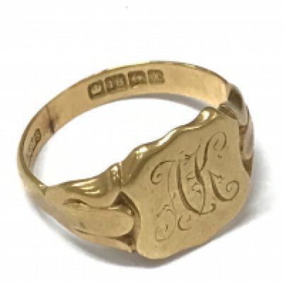 An 18ct late Victorian signet ring , 6.1g total weight. Size O. Postage category A