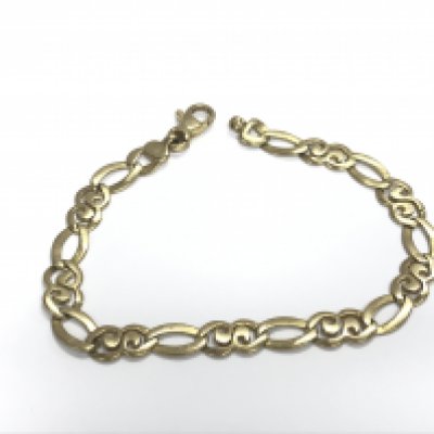 A 9ct gold bracelet. Approximately 19cm long and 7.53g Postage A