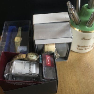 A mixed lot of vintage watches Etc.