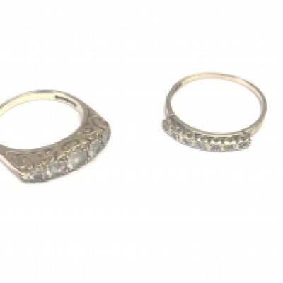2 ladies 9ct rings, 1 with large stones, 1 with small stones, size n and o, 5.20g