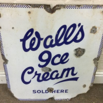 A walls I&rsquo;ve cream sold here sign 21 x 24 inches approximately