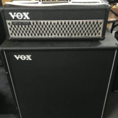 A Vox Valvetronix amp head and a Vox 412BK amplifier cabinet (2). Comes with a flight case for the head.