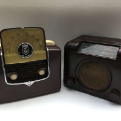 Three Bakelite radios comprising Bush, Pacemaker and Marconi examples plus a Bakelite Ecko extension speaker (4).