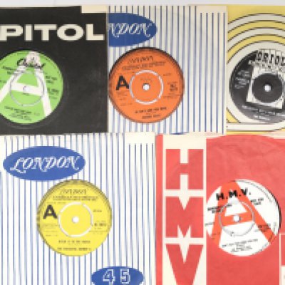 Five rare soul and beat UK 7" singles comprising 'You Really Got A Hold On Me' by The Miracles on the Oriole label CBA 1795 and four demonstration discs comprising Freddie Scott on London HLZ 10172, The Human Beinz on Capitol CL 15542, The Marvels Five on HMV POP 1452 and The Fantastic Johnny C on London HL 10212.
