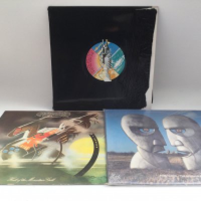Two early UK pressing if Pink Floyd LPs comprising 'Wish You Were Here' and 'The Division Bell' plus 'Hall Of The Mountain Grill' by Hawkwind (3).