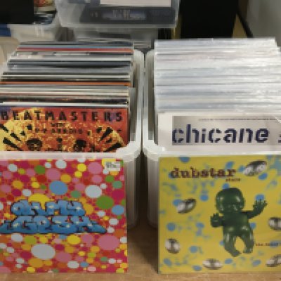 Two boxes of house and big beat 12" singles by various artists including Basement Jaxx, Apollo 440, Bentley Rhythm Ace and many more.