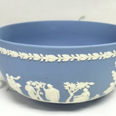 A Wedgewood Jasperware bowl, 20cm wide. This lot cannot be posted
