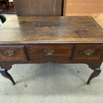 An 18th Century oak lowboy with 3 drawers. 98cm x 60cm x 69cm. NO RESERVE
