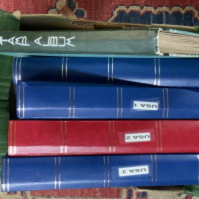 5 Albums of USA stamps, varied.