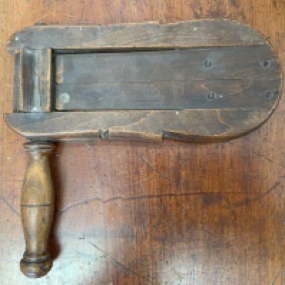 A vintage wooden air raid rattle (b). NO RESERVE