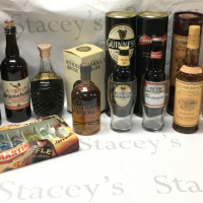 A Collection of alcohol including Glenfiddich pure malt scotch whiskey, Belgian Ale, Cornish mead wine, Dunkeld Antholl Brose Scotch whiskey, Glenmorangie Single highland malt scotch whiskey, Harveys Bristol Cream, Moniack sloe liqueur etc . This lot cannot be posted