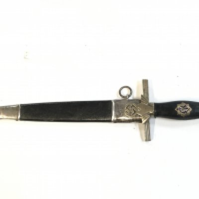 A WW2 German 1st pattern RLB dagger maker Paul Weyersberg solingen . Blade approximately 25cm long , total length 36cm . This lot cannot be posted