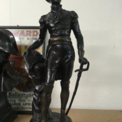 A bronzed figure in the form of Wellington on a marble base .44 cm