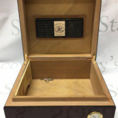 A modern cigar Thermidor , Park Lane Humidifier system 27cm wide 12cm tall 24cm deep.