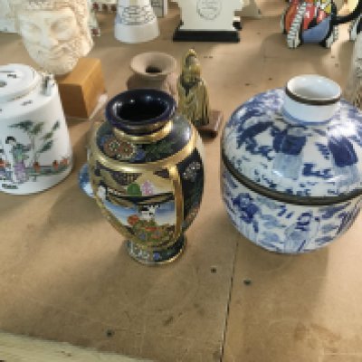 A Chinese blue and white porcelain bowl with lid along with other oriental items. Postage D. NO RESERVE