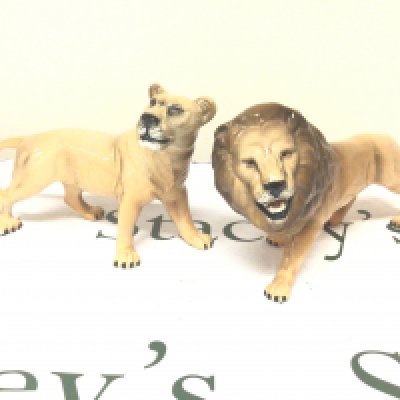 A Beswick Lion and Lioness no obvious damage