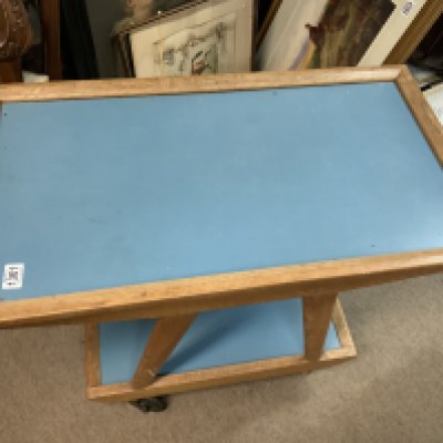 A vintage tea trolley. 82cm x 45.5cm x 64cm