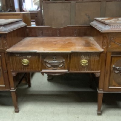 A good quality mahogany Buffett sideboard. 188cm x 100cm x 62cm