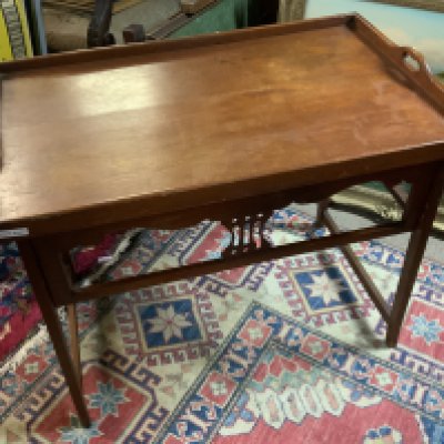 A small Victorian oak hall chair together with a small folding table. (D)