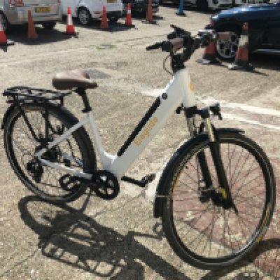 Eleglide Electric Trekking Bike T1 with equipment.