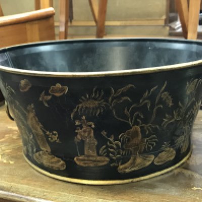 A Chinoiserie jardiniere, 37cm wide- NO RESERVE