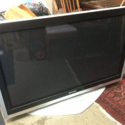 A 50" Panansonic plasma TV with remote control. Shipping category D.- NO RESERVE