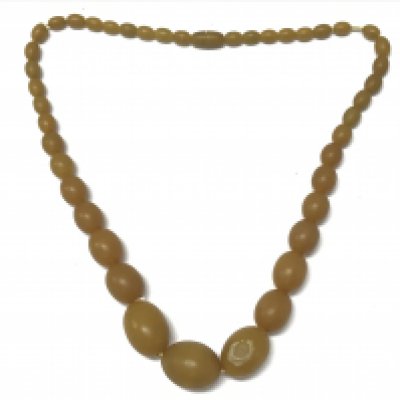Bakelite style amber coloured necklace, 30g total weight ,50cm long