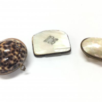 A small Victorian ladies coin purse and two small Victorian shell pin boxes. Postage category B