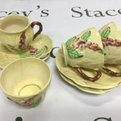 A Carltonware tea for two in Australian design pattern. Shipping category D.NO RESERVE