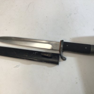 A German K98 short blade bayonet maker Robert Klaas total length 35cm.