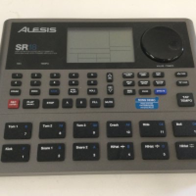 An Alesis SR18 drum machine.