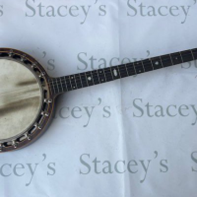 A 1930's Windsor Popular Model 5 6 string banjo. In good overall condition and with playwear consistent with age and use. Comes with its original fitted faux croc skin case.