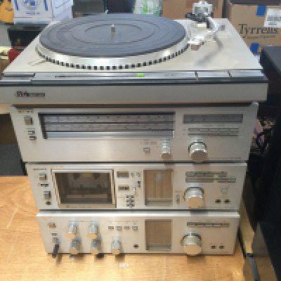 A JVC QL-A5 record player and three Sony hi-fi separates comprising an ST-333L Tuner, TC-U60 cassette deck and TA-535 amplifier (4).