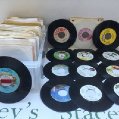 A collection of reggae 7" singles including some Jamaican pressings.