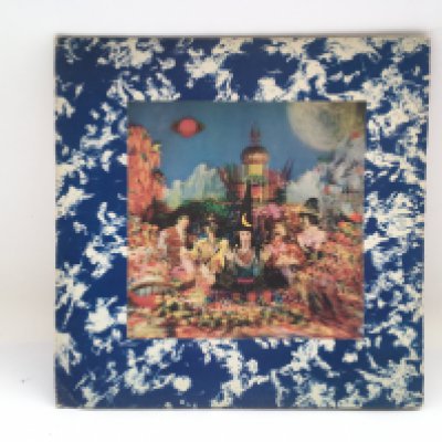 An early US pressing of 'Their Satanic Majesties Request' by The Rolling Stones with lenticular sleeve Stereo NPS2, some hairline scratches but not feelable.