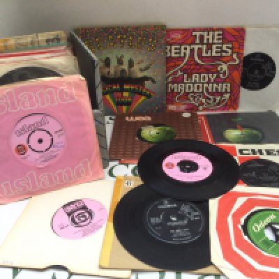 A record case of 7" singles and EPs by various artists including The Beatles, Pink Floyd, Traffic, The Pretty Things and others. Include some foreign pressings.