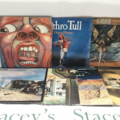 Fourteen rock and prog rock LPs by various artists including King Crimson (Polydor reissue), Rush, ELP and others.