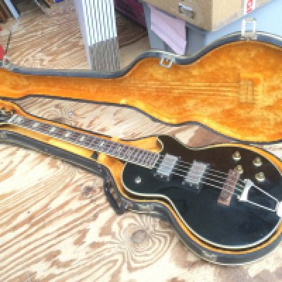 An early 1970s Jedson 2350B bass guitar with hard carry case. Jedson nameplate sadly missing.