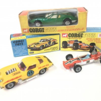 3 X Boxed Corgi Diecast Vehicles. A Customised Chevrolet Corvette Sting Ray #337. A Lotus-Climax F/1 #158 and a Whizzwheels Mangusta #203.