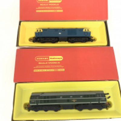 2 Boxed Hornby 00 Gauge Locomotives. A B.R. A-I-A Diesel Electric Locomotive #R.357. B.R. Hymek Diesel Hydraulic Locomotive #R.758.
